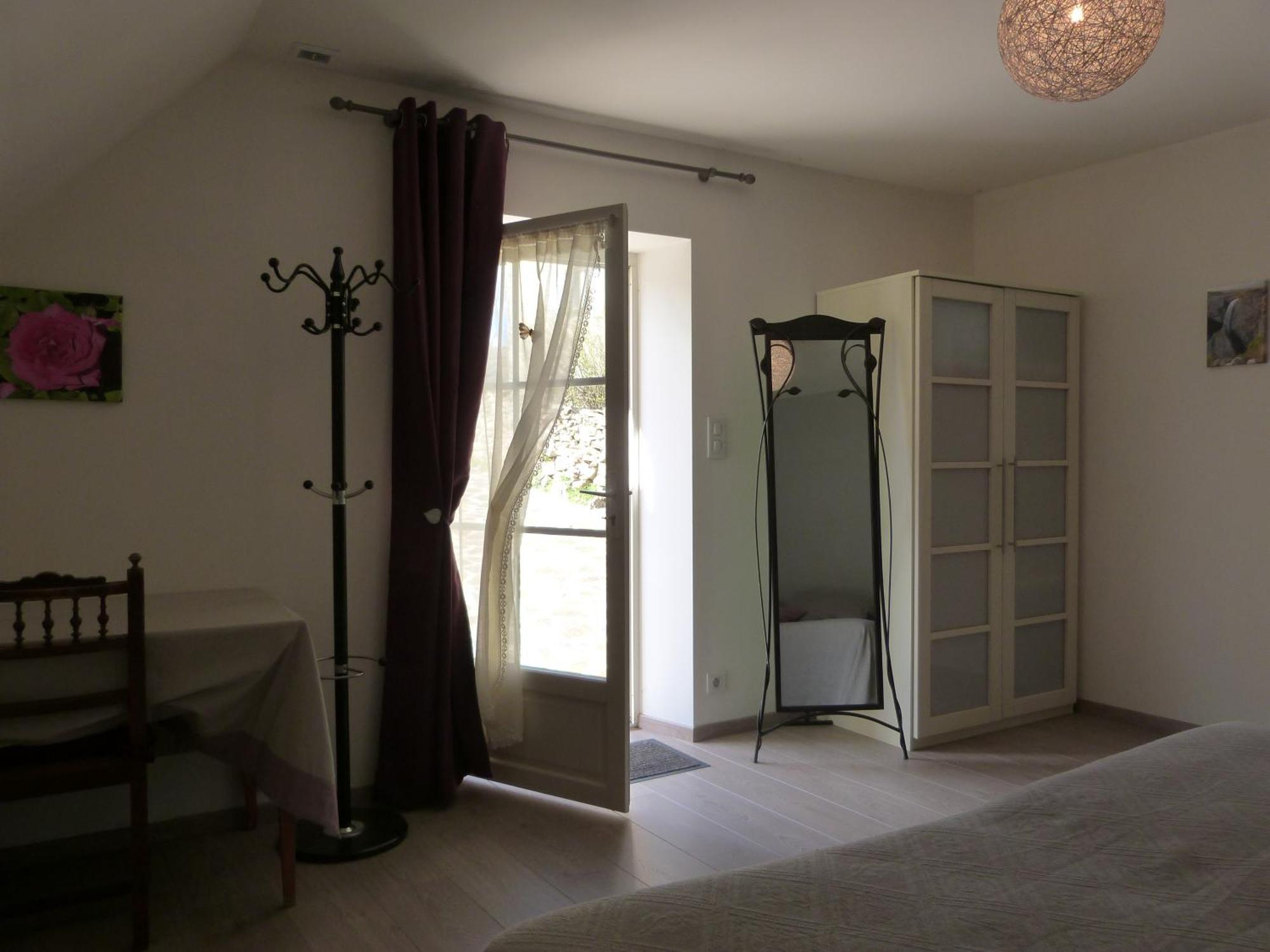 La Reine Des Pres Chambres D'Hotes Saint-Bonnet-de-Chirac Rom bilde